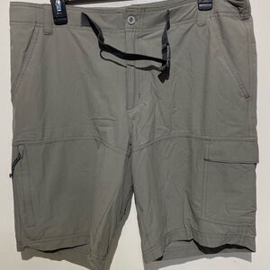Columbia Men's Gray Omni-Shield Advanced Repellency Cargo Shorts Size 36